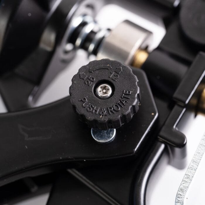 Hardtouch Duo 3 A part of a caulking gun object showing adjustable actions.